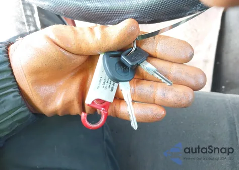 2005 Chevrolet Silverado 1500 Ls from USA, damaged, VIN 2GCEK13T551143145